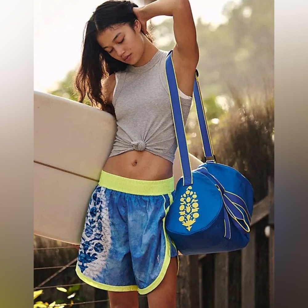FREE PEOPLE Long Shot Printed Shorts Blue Combo Size Small NWT